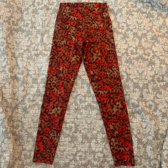 NWOT OFFLINE by Aerie Goals 7/8 Hi-Rise Leggings - Picture 3 of 6